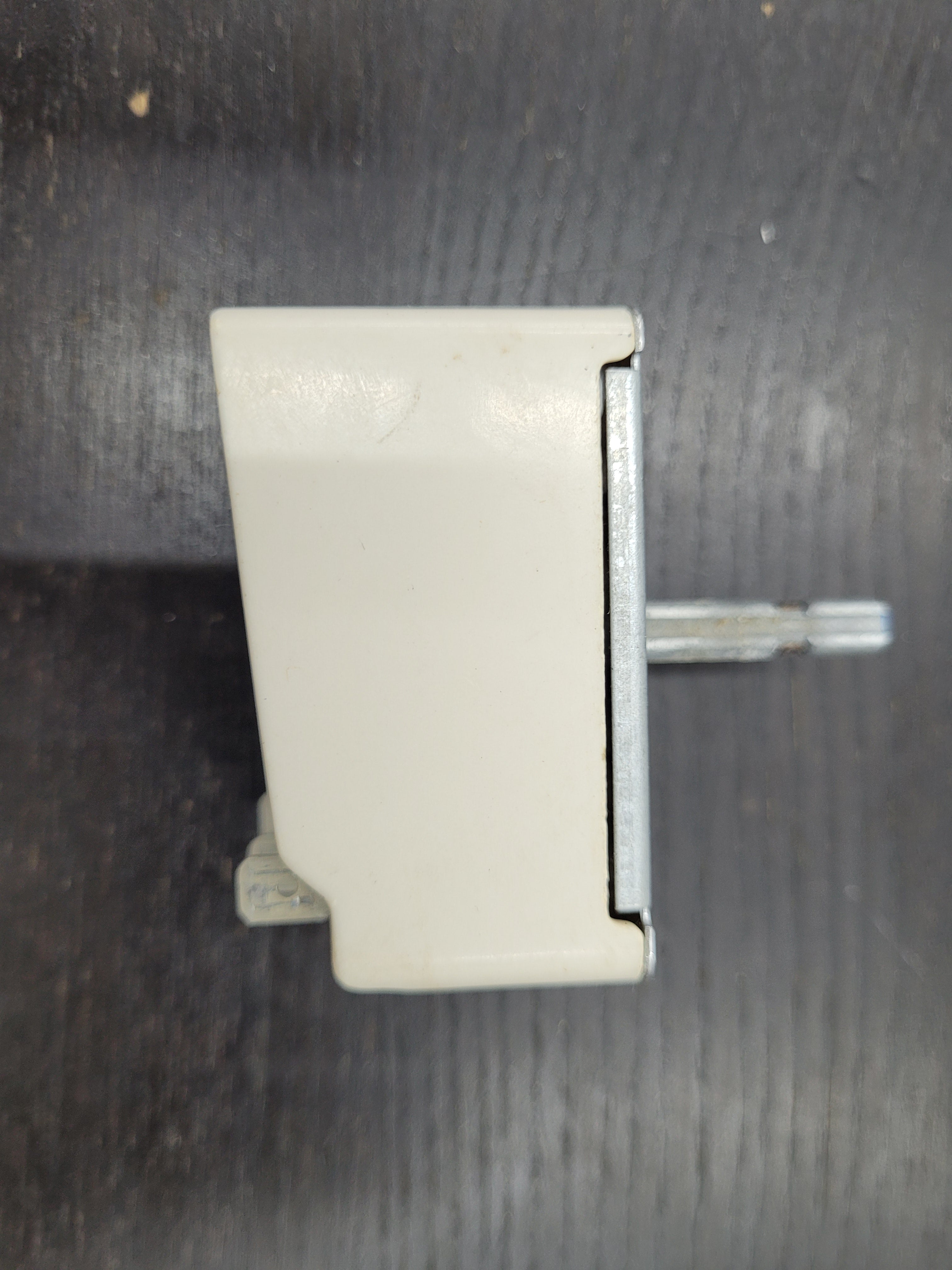 GE Range Surface Element Control Switch WB24T10012 164D1816P05 GE Range Surface Element Control Switch WB24T10012 164D1816P05